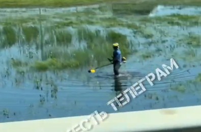 Ð Ð¢ÑÐ»Ðµ ÑÐ°Ð±Ð¾ÑÐ¸Ð¹ ÐºÐ¾ÑÐ¸Ð» Ð²Ð¾Ð´Ñ Ð² Ð±Ð¾Ð»Ð¾ÑÐµ. ÐÐ¸Ð´ÐµÐ¾