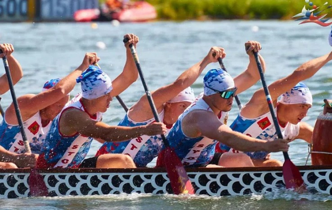 ÐÐ²Ð¾Ðµ ÑÑÐ»ÑÐºÐ¾Ð² Ð²ÑÐ¸Ð³ÑÐ°Ð»Ð¸ ÑÐµÐ¼Ð¿Ð¸Ð¾Ð½Ð°Ñ Ð Ð¾ÑÑÐ¸Ð¸ Ð¿Ð¾ Ð³ÑÐµÐ±Ð»Ðµ Ð½Ð° Ð±Ð°Ð¹Ð´Ð°ÑÐºÐ°Ñ Ð¸ ÐºÐ°Ð½Ð¾Ñ