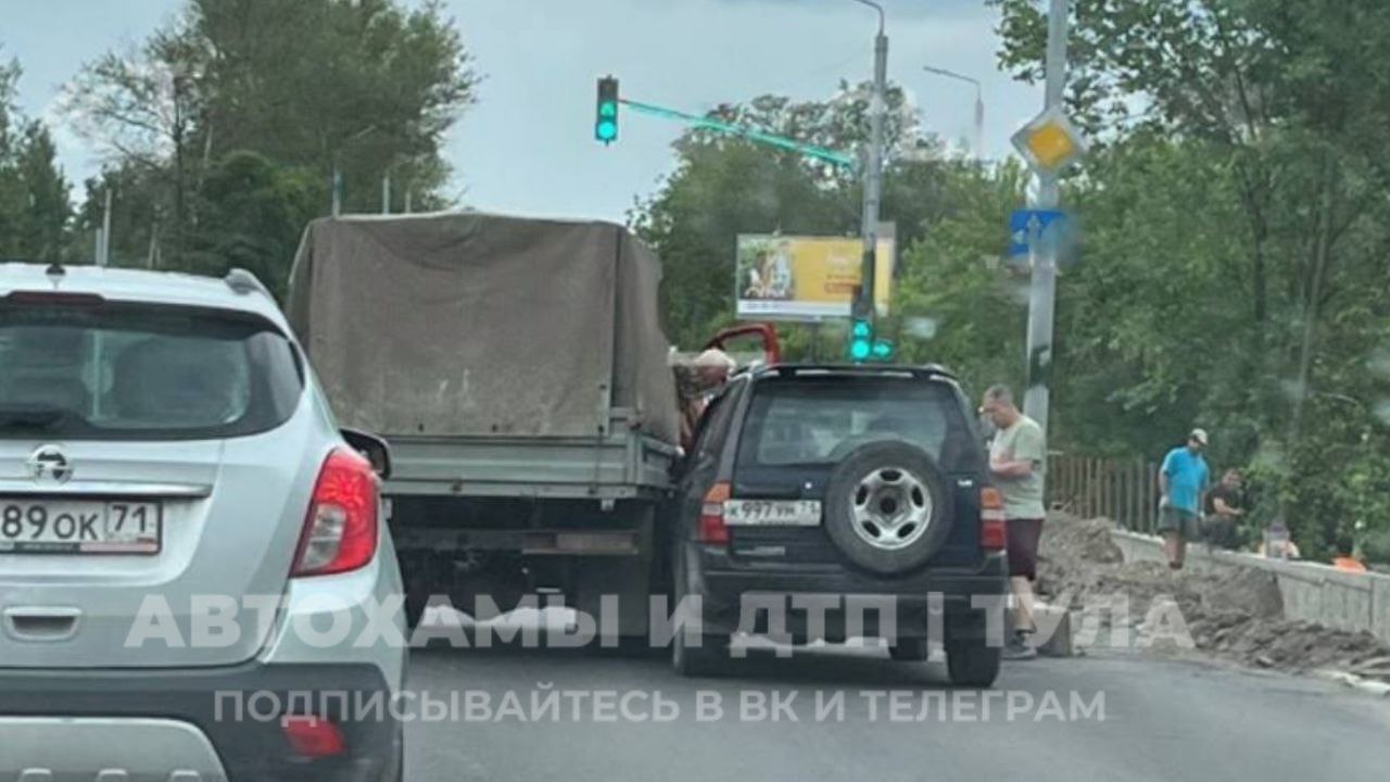 В Туле столкнулись грузовая «Газель» и внедорожник | ИА “Тульская Пресса”