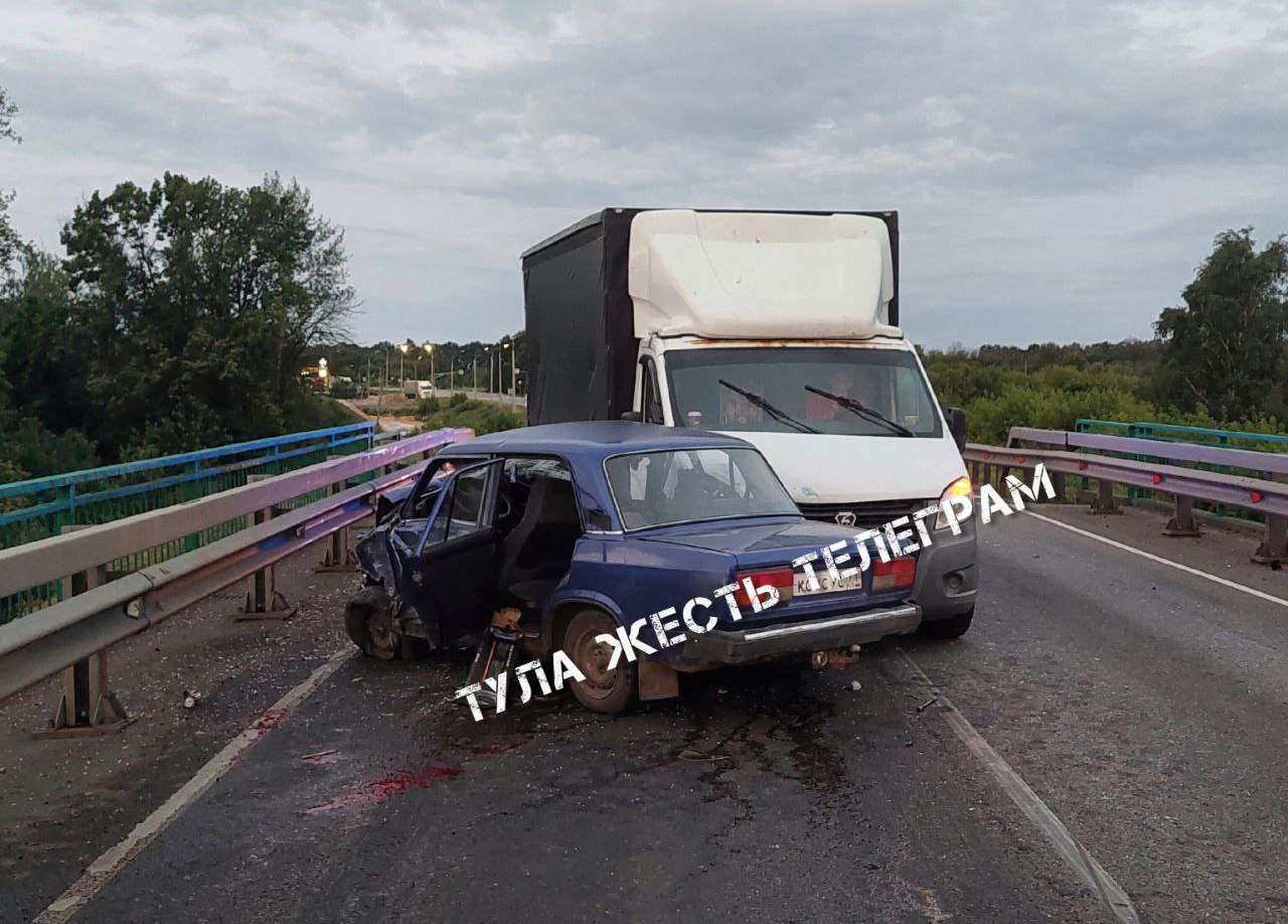 Под Ефремовым «семерка» врезалась в стоящего возле машины водителя | ИА  “Тульская Пресса”