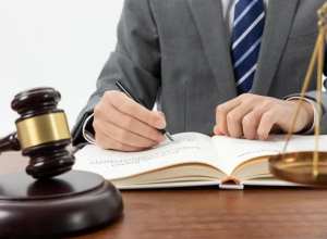 Туляк отсудил у фирмы по оказанию юридических услуг 112 тыс. рублей