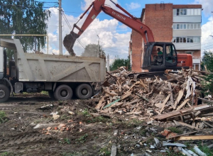 В Новомосковске начался снос аварийных домов