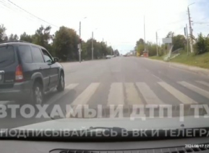 В Туле водитель внедорожника нарушил сразу два ПДД. Видео