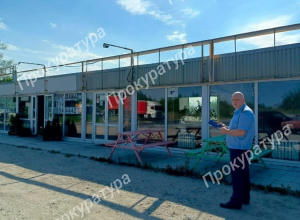 В Туле предприниматель незаконно построил павильон у трассы М-2