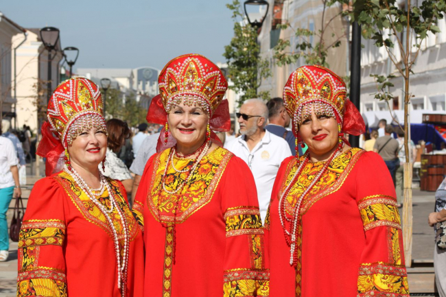 Ð¢ÑÐ»Ð° Ð¾ÑÐ¿ÑÐ°Ð·Ð´Ð½Ð¾Ð²Ð°Ð»Ð° ÐÐµÐ½Ñ Ð³Ð¾ÑÐ¾Ð´Ð°. Ð¤Ð¾ÑÐ¾ÑÐµÐ¿Ð¾ÑÑÐ°Ð¶