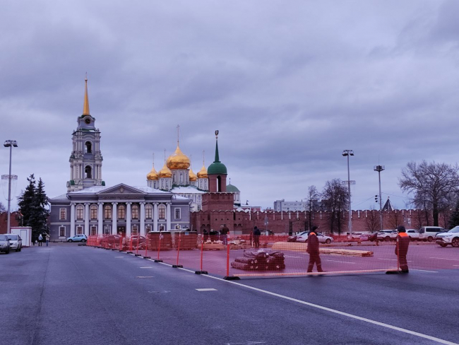 Ð Ð°Ð±Ð¾ÑÐ¸Ðµ Ð¿ÑÐ¸ÑÑÑÐ¿Ð¸Ð»Ð¸ Ðº ÑÑÑÐ°Ð½Ð¾Ð²ÐºÐµ ÐÑÐ±ÐµÑÐ½ÑÐºÐ¾Ð³Ð¾ ÐºÐ°ÑÐºÐ° Ð² ÑÐµÐ½ÑÑÐµ Ð¢ÑÐ»Ñ