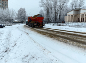 Дороги Узловой обработали от гололеда