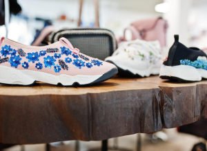 В тульском эконом-магазине на Красноармейском проспекте нашли поддельную обувь adidas