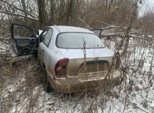 Под Тулой парень не справился с управлением и врезался в дерево