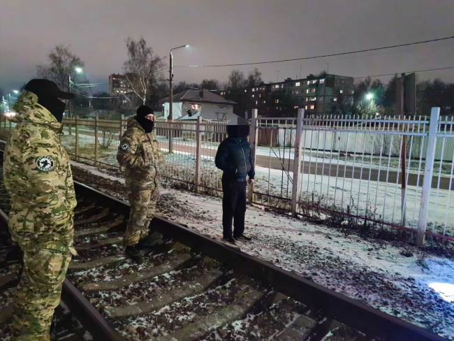 Ð Ð¢ÑÐ»Ðµ Ð½Ð° ÑÑÐ°Ð½ÑÐ¸Ð¸ Ð¿Ð¾Ð¹Ð¼Ð°Ð»Ð¸ Ð¿ÑÑÐ½Ð¾Ð³Ð¾ Ð¼ÑÐ¶ÑÐ¸Ð½Ñ Ñ Ð½Ð°ÑÐºÐ¾ÑÐ¸ÐºÐ°Ð¼Ð¸