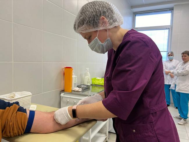 Ð£ ÑÐµÐ¼Ð¸ ÑÑÐ»ÑÐºÐ¾Ð² Ð²ÑÑÐ²Ð¸Ð»Ð¸ Ð¿Ð¾Ð´Ð¾Ð·ÑÐµÐ½Ð¸Ñ Ð½Ð° ÑÐ°Ðº Ð½Ð° Ð´Ð½Ðµ Ð¾ÑÐºÑÑÑÑÑ Ð´Ð²ÐµÑÐµÐ¹ Ð² Ð¾Ð½ÐºÐ¾ÑÐµÐ½ÑÑÐµ