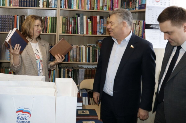 ÐÐ¸ÐºÐ¾Ð»Ð°Ð¹ ÐÐ¾ÑÐ¾Ð±ÑÐµÐ² Ð² Ð¿ÑÐµÐ´Ð´Ð²ÐµÑÐ¸Ð¸ ÐÐ½Ñ ÐºÐ½Ð¸Ð³Ð¾Ð´Ð°ÑÐµÐ½Ð¸Ñ Ð¿ÐµÑÐµÐ´Ð°Ð» ÐºÐ½Ð¸Ð³Ð¸ Ð¼Ð¾Ð´ÑÐ»ÑÐ½Ð¾Ð¼Ñ ÐÐ Ð² Ð´ÐµÑÐµÐ²Ð½Ðµ ÐÐ¾Ð±ÑÐ¸ÐºÐ¸ ÐÐµÐ»ÐµÐ²ÑÐºÐ¾Ð³Ð¾ ÑÐ°Ð¹Ð¾Ð½Ð°