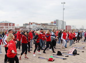 300 туляков вышли на первый «Маршрут здоровья» на Казанской набережной