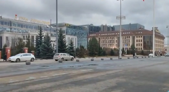 ÐÐ´ÐµÑÑ â Ð¿Ð¾Ð»ÑÑÑÐµÑÐ°, ÑÐ°Ð¼ â Â«ÐºÐ¸ÑÐ¿Ð¸ÑÂ»: ÑÑÐ»ÑÑÐºÐ¸Ðµ Ð°Ð²ÑÐ¾Ð¼Ð¾Ð±Ð¸Ð»Ð¸ÑÑÑ Ð¿Ð¾Ð¿Ð°Ð»Ð¸ Ð² Ð»Ð¾Ð²ÑÑÐºÑ Ð½Ð° Ð¿Ð»Ð¾ÑÐ°Ð´Ð¸ ÐÐµÐ½Ð¸Ð½Ð°