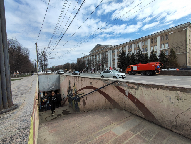 ÐÐ° ÑÑÐµÐ½Ð°Ñ Ð¿Ð¾Ð´Ð·ÐµÐ¼Ð½Ð¾Ð³Ð¾ Ð¿ÐµÑÐµÑÐ¾Ð´Ð° Ð² Ð¢ÑÐ»Ðµ Ð¿Ð¾ÑÐ²ÑÑÑÑ Ð¿Ð¾ÑÑÑÐµÑÑ ÑÐºÑ-ÑÐµÐºÑÐ¾ÑÐ¾Ð² Ð¢ÑÐ»ÐÐ£
