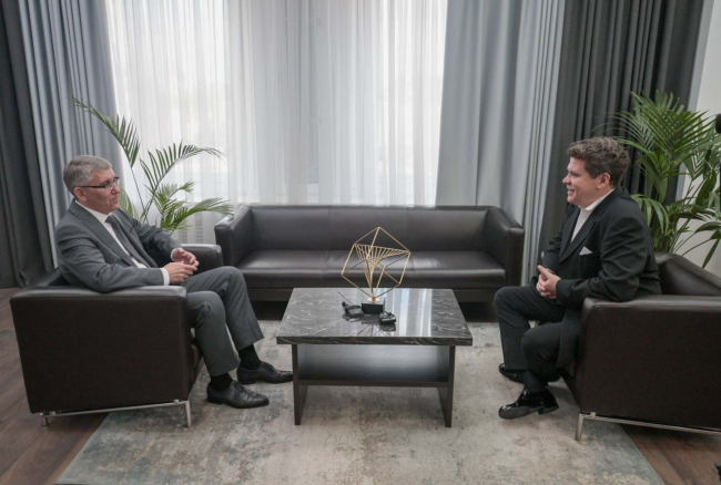 ÐÐµÐ½Ð¸Ñ ÐÐ°ÑÑÐµÐ²: Ð Ð¢ÑÐ»Ðµ Ð½Ð° ÐºÐ¾Ð½ÑÐµÑÑÐ°Ñ ÑÐ°ÑÐ¸Ñ Â«Ð¿Ð¾Ð½Ð¸Ð¼Ð°ÑÑÐ°Ñ ÑÐ¸ÑÐ¸Ð½Ð°Â»