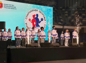 Тульские медработники соревнуются между собой в лазерном пейнтболе и городошном спорте