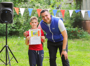 В Международный день соседей Павел Астафьев поздравил жителей Привокзального округа