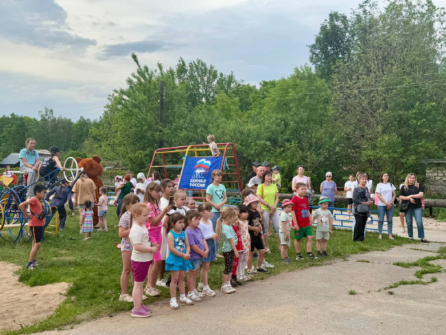 Ð Ð¾ÐºÑÑÐ³Ðµ Ð¡ÐµÑÐ³ÐµÑ ÐÐ¾Ð¶ÐµÐ²Ð½Ð¸ÐºÐ¾Ð²Ð° Ð¿ÑÐ¾ÑÐµÐ» Ð¿ÑÐ°Ð·Ð´Ð½Ð¸Ðº Ð² ÑÐµÑÑÑ ÐÐµÐ¶Ð´ÑÐ½Ð°ÑÐ¾Ð´Ð½Ð¾Ð³Ð¾ Ð´Ð½Ñ ÑÐ¾ÑÐµÐ´ÐµÐ¹