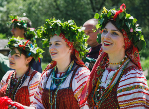 Туляков пригласили праздновать Троицу в Ясную Поляну