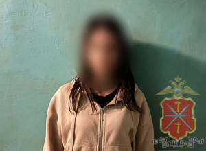 Красота требует жертв? Пьяная жительница Новомосковска вырвала из рук продавца букет пионов