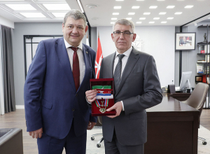 За помощь и поддержку: Миляеву присвоили звание почетного гражданина Горловки