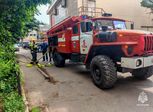Пожарные Тулы спасли двух человек из горящей квартиры