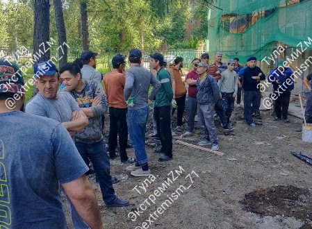 Ð Ð¢ÑÐ»Ðµ ÑÐ¸Ð»Ð¾Ð²Ð¸ÐºÐ¸ Ð¿ÑÐ¾Ð²ÐµÐ»Ð¸ Ð¾ÑÐµÑÐµÐ´Ð½Ð¾Ð¹ ÑÐµÐ¹Ð´ Ð¿Ð¾ Ð¼Ð¸Ð³ÑÐ°Ð½ÑÐ°Ð¼: Ð¿ÑÐ¾Ð²ÐµÑÐ¸Ð»Ð¸ ÑÑÑÐ¾Ð¹ÐºÐ¸ Ð¸ ÑÐ²ÐµÐ¹Ð½ÑÐ¹ ÑÐµÑ