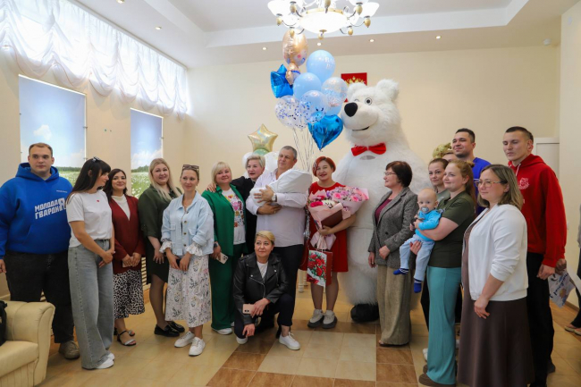 ÐÐ¾Ð»Ð¾Ð½ÑÐµÑÑ Ð¿Ð¾Ð·Ð´ÑÐ°Ð²Ð¸Ð»Ð¸ Ð¶ÐµÐ½Ñ ÑÑÐ°ÑÑÐ½Ð¸ÐºÐ° Ð¡ÐÐ Ñ ÑÐ¾Ð¶Ð´ÐµÐ½Ð¸ÐµÐ¼ ÑÑÐ½Ð°