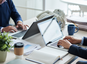 Получаем столько же, а трудимся меньше: в России сократилась длительность рабочего дня