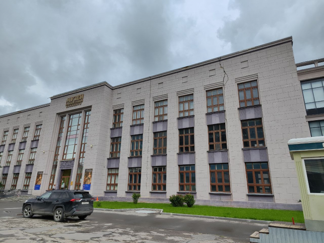 ÐÐ³ÑÐ¾Ð¼Ð½Ð°Ñ ÑÑÐµÑÐ¸Ð½Ð° ÑÐ°ÑÐºÐ¾Ð»Ð¾Ð»Ð° Ð·Ð´Ð°Ð½Ð¸Ðµ Ð¢ÑÐ»ÑÑÐºÐ¾Ð³Ð¾ ÑÑÐ´Ð¾Ð¶ÐµÑÑÐ²ÐµÐ½Ð½Ð¾Ð³Ð¾ Ð¼ÑÐ·ÐµÑ