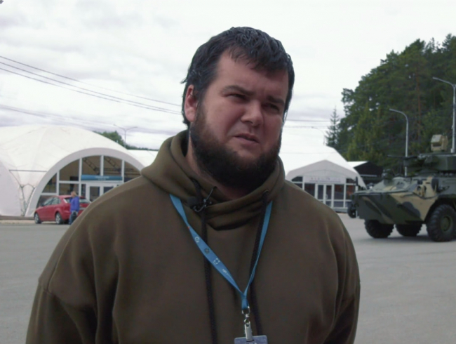 Â«ÐÐ¾Ð¹ ÑÑÐ»ÑÑÐºÐ¸Ð¹ Ð³ÐµÑÐ¾Ð¹Â»: ÐÐ»ÐµÐºÑÐµÐ¹ Ð¢Ð¾Ð»ÐºÐ°Ð»Ð¸Ð½ Ð¿Ð¾Ð¼Ð¾Ð³Ð°ÐµÑ Ð´ÑÑÐ³Ð¸Ð¼ ÑÑÐ°ÑÑÐ½Ð¸ÐºÐ°Ð¼ Ð¡ÐÐ Ð¾ÑÐºÑÑÐ²Ð°ÑÑ ÑÐ²Ð¾Ðµ Ð´ÐµÐ»Ð¾