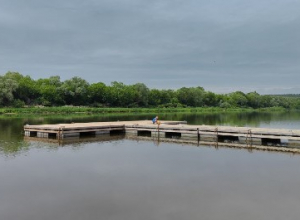 Под Тулой в отдыхающих на пляже ударила молния: трое погибли