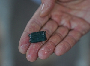 Археологи показали найденный в Одоевском районе клад. Сохранились даже фрагменты кожи