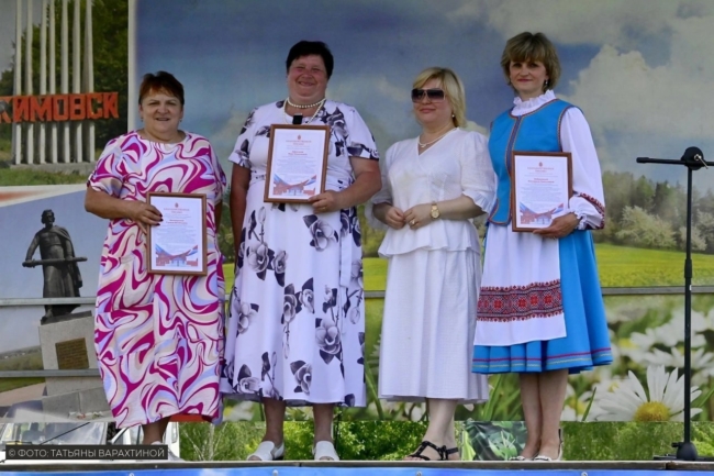 Ð¢ÑÐ»ÑÐºÐ¸, ÐºÐ¾ÑÐ¾ÑÑÐ¼ Â«Ð±Ð¾Ð»ÑÑÐµ Ð²ÑÐµÑ Ð½Ð°Ð´Ð¾Â»: Ð»Ð¸Ð´ÐµÑÑ Ð¢ÐÐ¡ Ð¸ ÑÐµÐ»ÑÑÐºÐ¸Ðµ ÑÑÐ°ÑÐ¾ÑÑÑ Ð¾ÑÐ¼ÐµÑÐ°ÑÑ Ð¿ÑÐ¾ÑÐµÑÑÐ¸Ð¾Ð½Ð°Ð»ÑÐ½ÑÐ¹ Ð¿ÑÐ°Ð·Ð´Ð½Ð¸Ðº