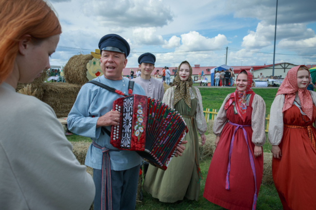 ÐÐ° ÐÑÐ»Ð¸ÐºÐ¾Ð²Ð¾Ð¼ Ð¿Ð¾Ð»Ðµ Ð¿ÑÐ¾ÑÐµÐ» ÑÐµÑÑÐ¸Ð²Ð°Ð»Ñ Â«Ð¡ÐµÐ½Ð¾-ÑÐ¾Ð»Ð¾Ð¼Ð°Â»