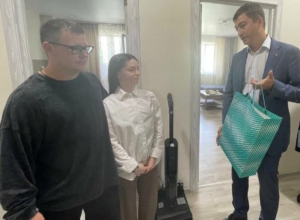 В Туле молодая врач из Кузбасса получила квартиру