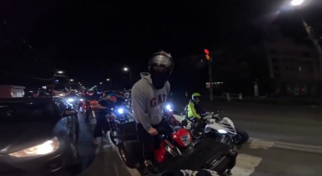 ÐÐ° ÐºÑÐ°ÑÐ½ÑÐ¹ ÑÐ²ÐµÑ Ð¸ Ð¿Ð¾ ÑÑÐ¾ÑÑÐ°ÑÐ°Ð¼: ÑÑÐ»ÑÑÐºÐ¸Ð¹ Ð¿Ð¾Ð´ÑÐ¾ÑÑÐ¾Ðº Ð¾ÑÐ³Ð°Ð½Ð¸Ð·Ð¾Ð²Ð°Ð» Ð¿ÑÐ¾Ð±ÐµÐ³ Ð½Ð° Ð¿Ð¸ÑÐ±Ð°Ð¹ÐºÐ°Ñ