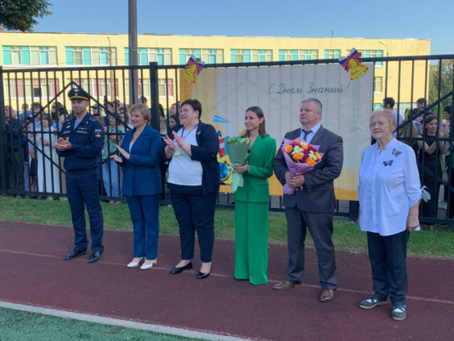 Ð Ð¢ÑÐ»Ðµ Ð´ÐµÐ¿ÑÑÐ°ÑÑ  Ð³Ð¾ÑÐ¾Ð´ÑÐºÐ¾Ð¹ ÐÑÐ¼Ñ Ð¿Ð¾Ð·Ð´ÑÐ°Ð²Ð¸Ð»Ð¸ ÑÐºÐ¾Ð»ÑÐ½Ð¸ÐºÐ¾Ð² Ñ Ð½Ð°ÑÐ°Ð»Ð¾Ð¼ ÑÑÐµÐ±Ð½Ð¾Ð³Ð¾ Ð³Ð¾Ð´Ð°