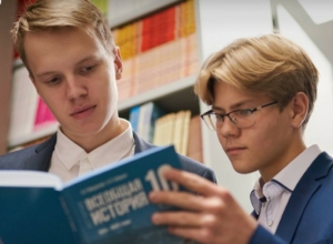 «Не дурацкий ролик на YouTube»: Мединский о новых школьных учебниках истории