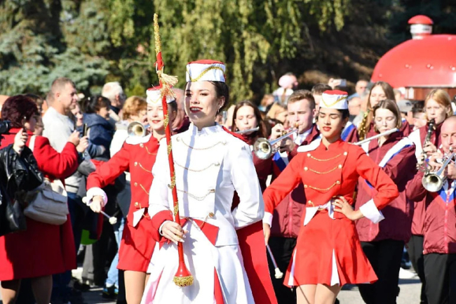 Â«Ð¤Ð°Ð½ÑÐ°ÑÑ ÐºÑÐµÐ¼Ð»ÑÂ» Ð¸ Ð´ÐµÑÑÐºÐ¸Ð¹ Ð´ÑÑÐ¾Ð²Ð¾Ð¹ Ð¾ÑÐºÐµÑÑÑ: Ð¢ÑÐ»ÑÑÐºÐ°Ñ Ð¾Ð±Ð»Ð°ÑÑÑ Ð¿ÑÐµÐ´ÑÑÐ°Ð²Ð¸Ð»Ð° ÑÐ²Ð¾Ð¹ ÐºÑÐ»ÑÑÑÑÐ½ÑÐ¹ Ð±ÑÐµÐ½Ð´ Ð² ÐÐµÑÐµÑÐ±ÑÑÐ³Ðµ