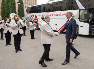 В Туле Губернаторский духовой оркестр получил новый автобус от Дмитрия Миляева