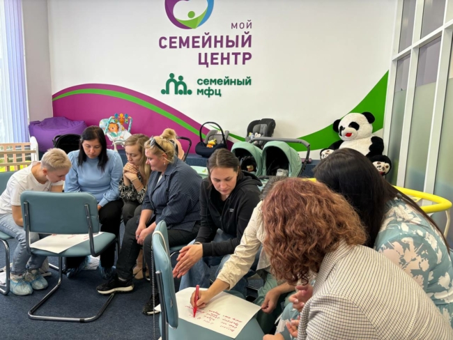 ÐÐ¾Ð¼Ð¾ÑÑ Ð¿ÑÐ¸Ð½ÑÑÑ ÑÐµÑÐµÐ½Ð¸Ðµ: Ð² Ð¡ÐÐ¤Ð¦ Â«ÐÐ¾Ð¹ ÑÐµÐ¼ÐµÐ¹Ð½ÑÐ¹ ÑÐµÐ½ÑÑÂ» Ð²Ð¾Ð»Ð¾Ð½ÑÐµÑÐ¾Ð² Ð¾Ð±ÑÑÐ°ÑÑ Ð¿ÑÐ¾ÑÐ¸Ð»Ð°ÐºÑÐ¸ÐºÐµ Ð°Ð±Ð¾ÑÑÐ¾Ð²