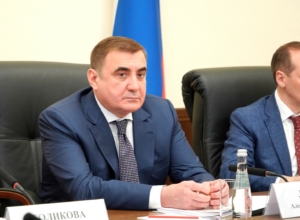 Алексей Дюмин поздравил Дмитрия Миляева с Днем города и области