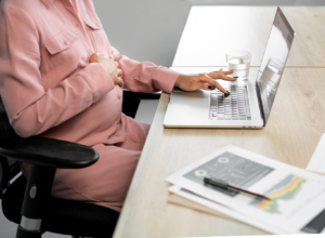 «Декретные по-новому»: молодым мамам Тульской области обещают более справедливые выплаты