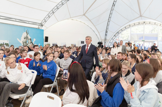 ÐÐ· ÑÐµÐ³Ð¸Ð¾Ð½Ð°Ð»ÑÐ½Ð¾Ð³Ð¾ Ð¼ÐµÑÐ¾Ð¿ÑÐ¸ÑÑÐ¸Ñ - Ð² Ð¾ÐºÑÑÐ¶Ð½Ð¾Ð¹ ÑÐ¾ÑÑÐ¼: Ð² Ð¢ÑÐ»ÑÑÐºÑÑ Ð¾Ð±Ð»Ð°ÑÑÑ Ð¿ÑÐ¸ÐµÑÐ°Ð»Ð¸ ÑÑÑÐ´ÐµÐ½ÑÑ Ñ\Ñ ÑÐ¿ÐµÑÐ¸Ð°Ð»ÑÐ½Ð¾ÑÑÐµÐ¹ Ð¸Ð· 40 ÑÐµÐ³Ð¸Ð¾Ð½Ð¾Ð² ÑÑÑÐ°Ð½Ñ