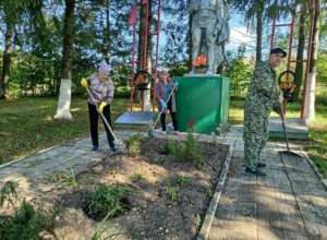 Ясногорцы вышли на субботник: чистыми стали парки, скверы и улицы