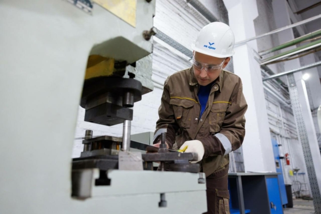 Ð Ð¢ÑÐ»Ðµ Ð¾ÑÐºÑÑÐ»Ð¸ Ð½Ð¾Ð²ÑÑ Ð¿ÑÐ¾Ð¸Ð·Ð²Ð¾Ð´ÑÑÐ²ÐµÐ½Ð½ÑÑ Ð»Ð¸Ð½Ð¸Ñ Ð¿ÑÐ¾Ð¼ÑÑÐ»ÐµÐ½Ð½ÑÑ Ð½Ð°ÑÐ¾ÑÐ¾Ð² ÐÐ