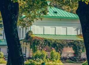 Без декораций и реквизита: в «Ясной Поляне» покажут речевой спектакль по поэме «Шахтерская дочь»