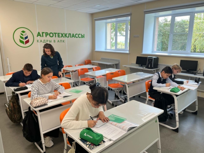 ÐÐ¸Ð¾Ð»Ð¾Ð³Ð¸Ñ, ÑÐ¸Ð¼Ð¸Ñ Ð¸ Ð¿ÑÐ°ÐºÑÐ¸ÐºÐ° Ð½Ð° ÑÐµÑÐ¼Ðµ: ÐºÐ°Ðº Ð³Ð¾ÑÐ¾Ð²ÑÑ Ð±ÑÐ´ÑÑÐ¸Ðµ ÐºÐ°Ð´ÑÑ Ð´Ð»Ñ ÐÐÐ Ð² Ð¢ÑÐ»ÑÑÐºÐ¾Ð¹ Ð¾Ð±Ð»Ð°ÑÑÐ¸